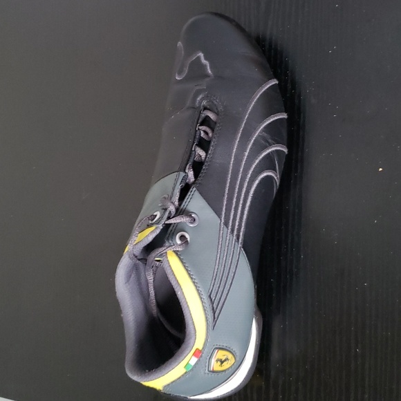 Puma Ferrari driving shoes sz.9 Pre-owned. Gray & black. good condition - Picture 6 of 12